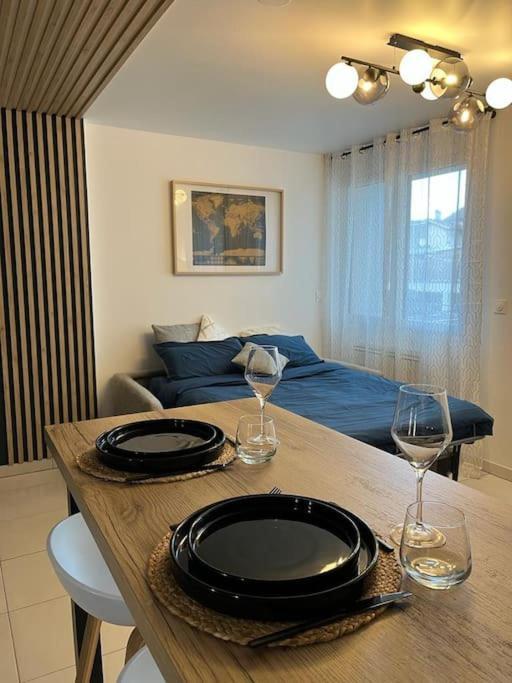 Petit Cocon En Hyper-Centre Apartment Reims Exterior photo